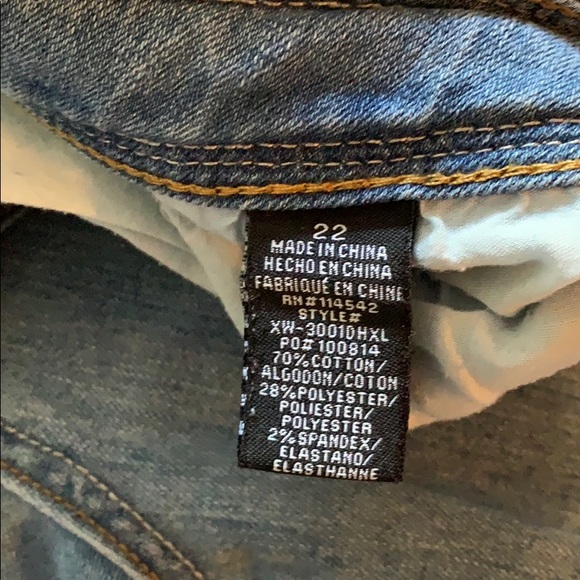 Dollhouse Distressed Jeans - Picture 4 of 5